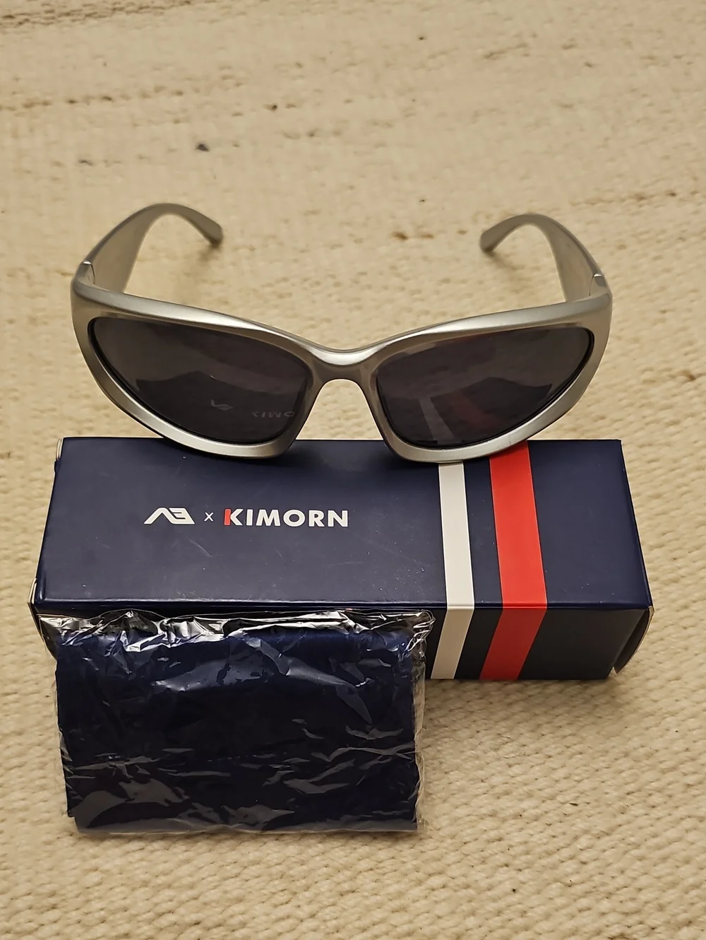 [NEW] AE x KIMORN Sporty Silver Frame Sunglasses with Dark Lenses Brand New NIB
